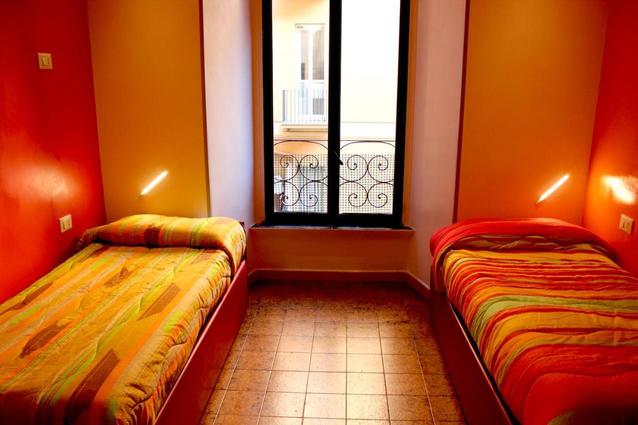 Auberge de jeunesse Legend R.g. *