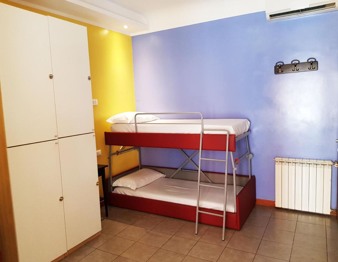 Auberge de jeunesse Legend R.g. *