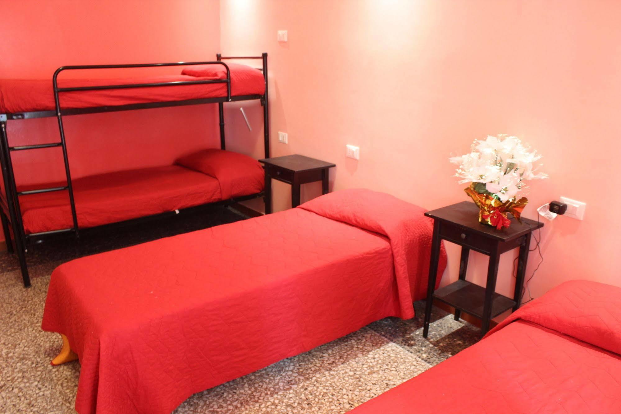 Auberge de jeunesse Legend R.g. *